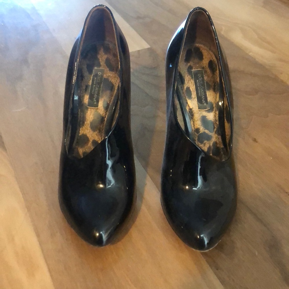 Dolce & Gabbana black pumps
